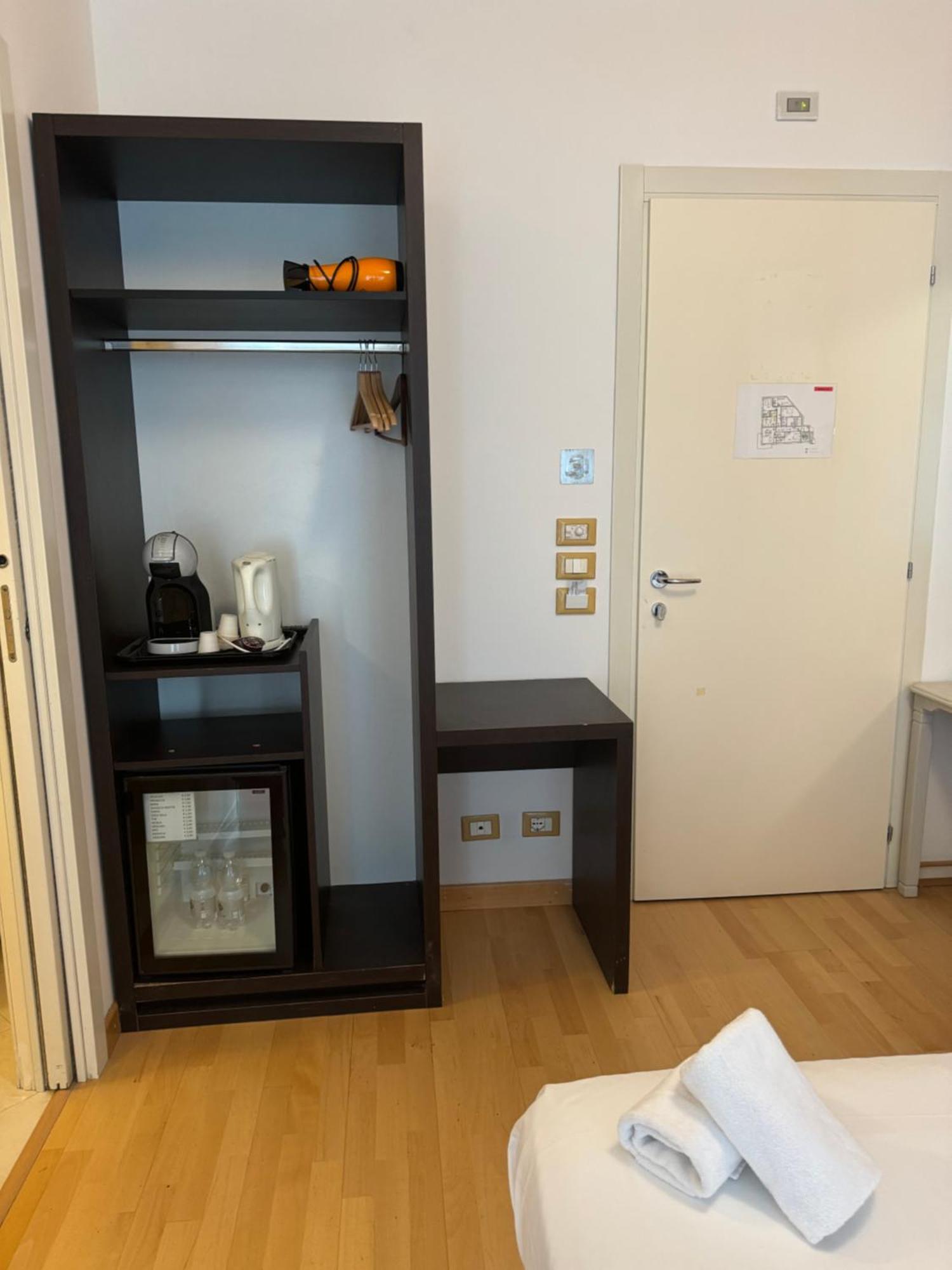 Affitta Camera Apartment Mestre Bagian luar foto