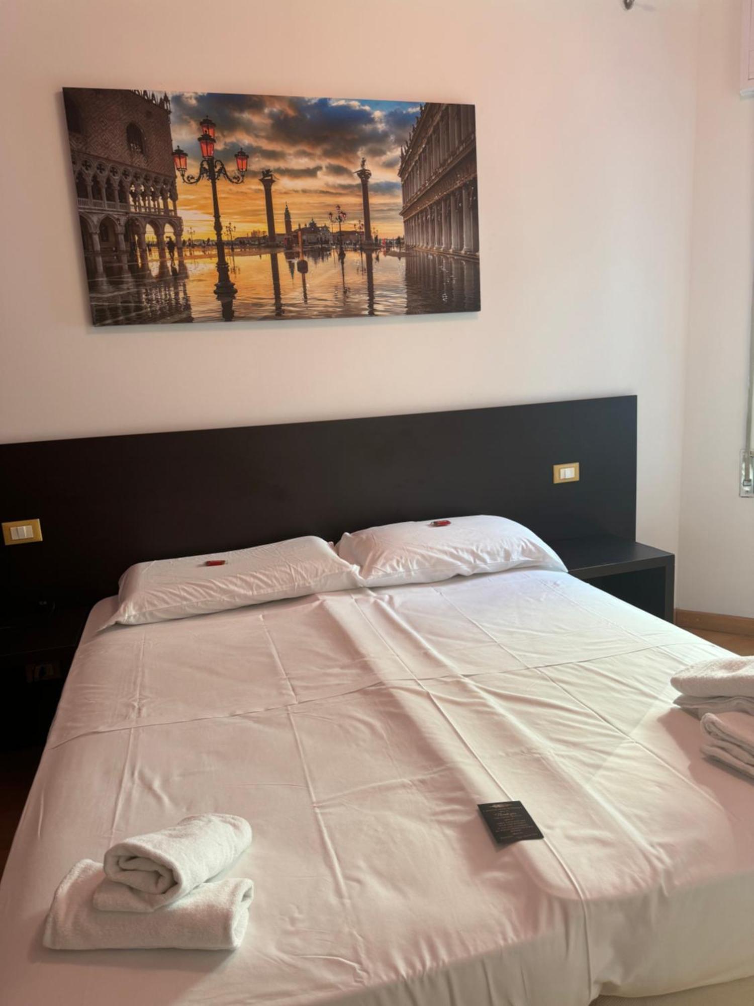 Affitta Camera Apartment Mestre Bagian luar foto